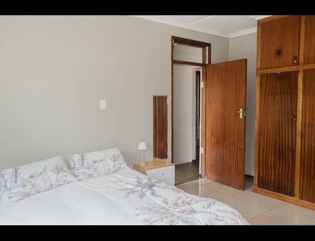 3 BEDROOM TOWNHOUSE FOR SALE IN SCOTTBURGH CENTRAL